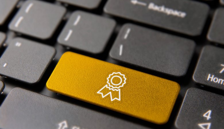 Se você ainda fica inseguro ao assinar digitalmente um documento, sugerimos a leitura do nosso novo artigo.